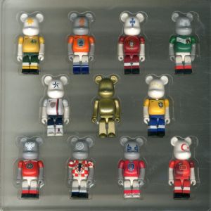 ナイキ ベアブリック ボックスセット　NIKE JOGA BONITO BE@RBRICK BOX SET 2006 World Cup/のサムネール